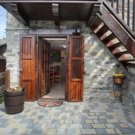 Petite Maison Tillier * פניס